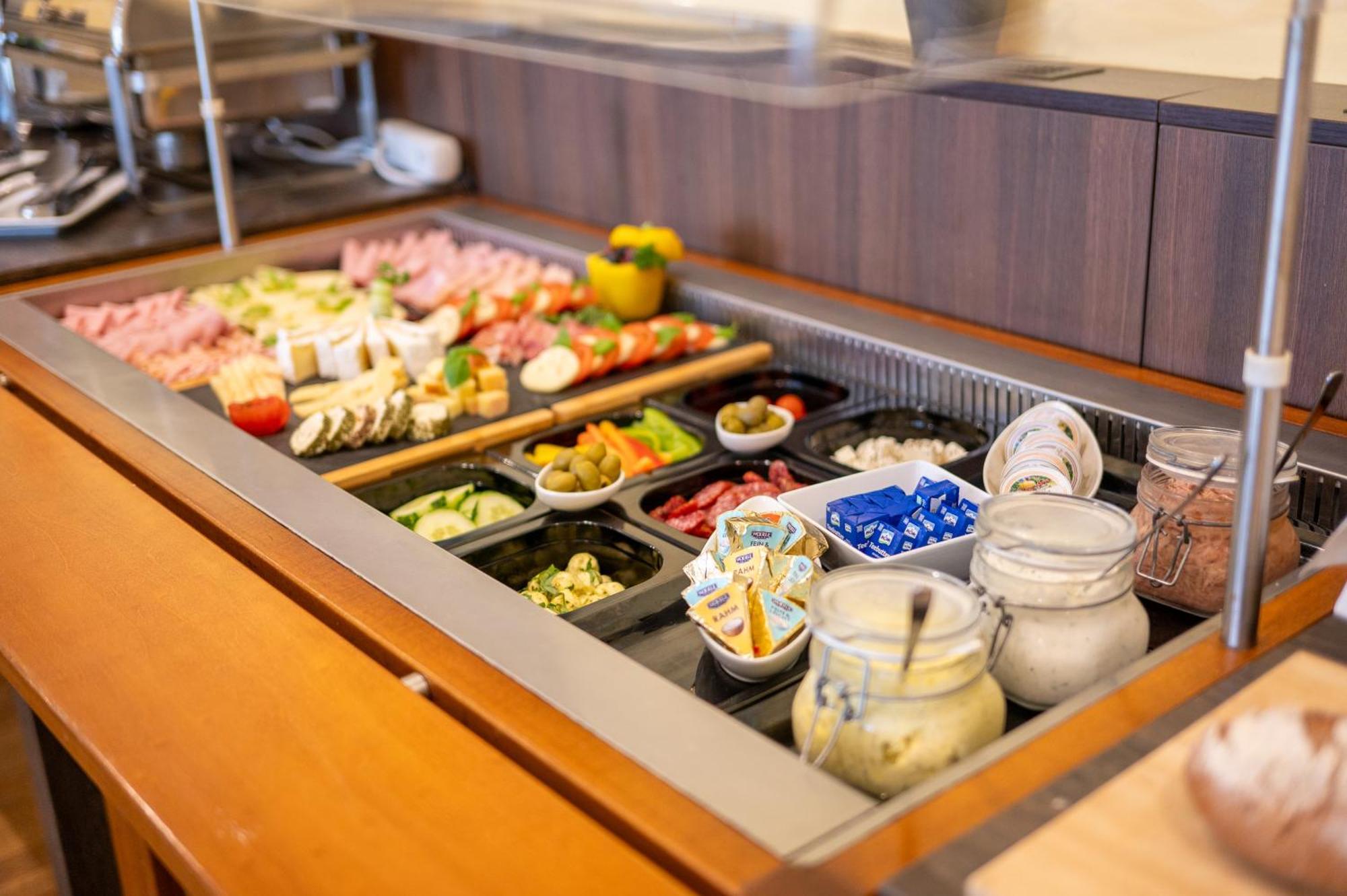 Hotel Marc Aurel Petronell Ngoại thất bức ảnh