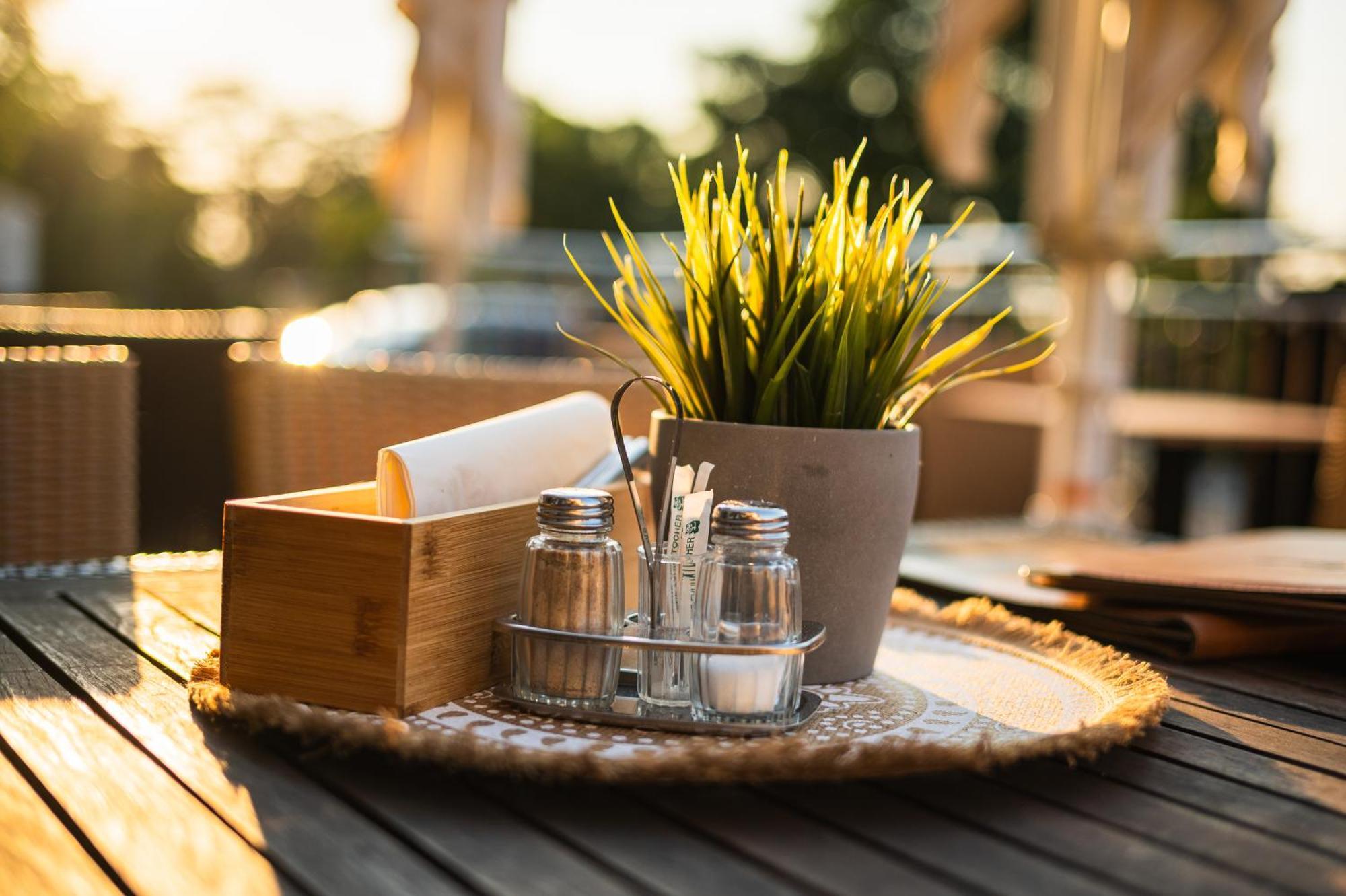 Hotel Marc Aurel Petronell Ngoại thất bức ảnh