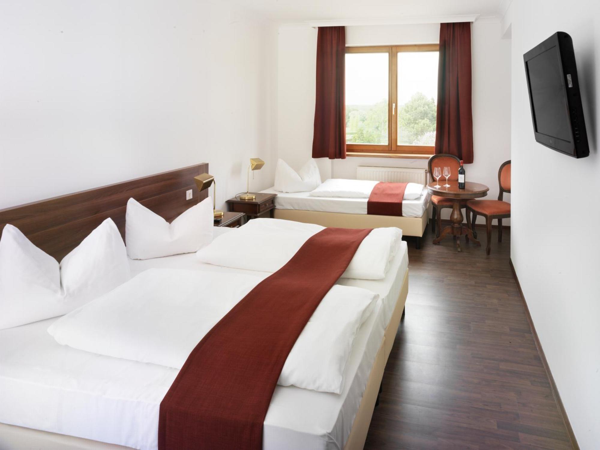 Hotel Marc Aurel Petronell Ngoại thất bức ảnh